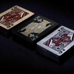 Tychi - 3 Of A Kind Speelkaarten - Goud Zilver Zwart - Kaartspel - Speelkaarten Volwassenen - Pokerkaarten - Kaarten - Waterdicht – Houder 24 Tychi - 3 Of A Kind Speelkaarten - Goud Zilver Zwart - Kaartspel - Speelkaarten Volwassenen - Pokerkaarten - Kaarten - Waterdicht – Houder -Goedkope kaartspellen winkel 550x337 1