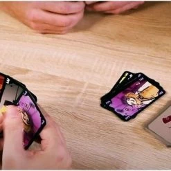 999 Games Spellenbundel - Kaartspel - 2 Stuks - De Weerwolven Van Wakkerdam: Het Pact & Valse Motten 16 999 Games Spellenbundel - Kaartspel - 2 Stuks - De Weerwolven Van Wakkerdam: Het Pact & Valse Motten -Goedkope kaartspellen winkel 550x341 8