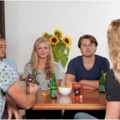 999 Games Spellenbundel - Kaartspel - 2 Stuks - De Weerwolven Van Wakkerdam & Valse Motten -Goedkope kaartspellen winkel 550x366 72