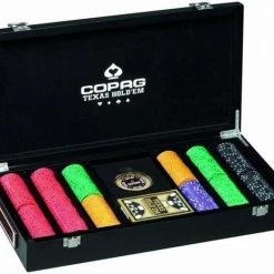 Luxe Pokerset 300 Chips (14 Gram) Plastic Pokerkaarten Houten Koffer Copag - Cartamundi 21 Luxe Pokerset 300 Chips (14 Gram) Plastic Pokerkaarten Houten Koffer Copag - Cartamundi -Goedkope kaartspellen winkel 550x465 1