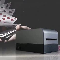 Juulzcommerce Juulz Automatische Kaartdeler - Spelkaart Deler - Kaartschudder - Casino - Elektrisch - Robot Kaartdeler - Kerst - Christmas - Spelletjes - Winnen - Kaartenschudder - Speldeler -Goedkope kaartspellen winkel 550x550 124