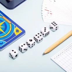 Kikkerland On-The-Go-Games - Spelletjes Voor Onderweg - Reisspel - Inclusief Kaarten, Dobbelstenen, Potloodje, Score Cards - Vakantie -Goedkope kaartspellen winkel 550x550 146