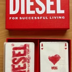 Diesel Pokerkaarten LIMITED-EDITION Accessory Poker Cards -Goedkope kaartspellen winkel 550x836 1